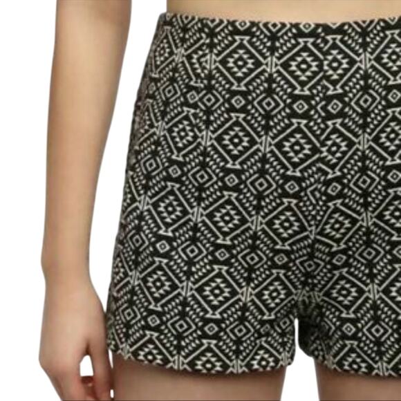 Ecote urban outfitters Womens black/white Aztec shorts size 0 - Picture 1 of 8